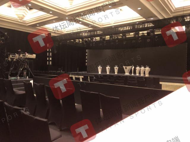 半岛体育官方网站-【前方】世预赛抽签现场已布置完毕 伊万晚间抵达