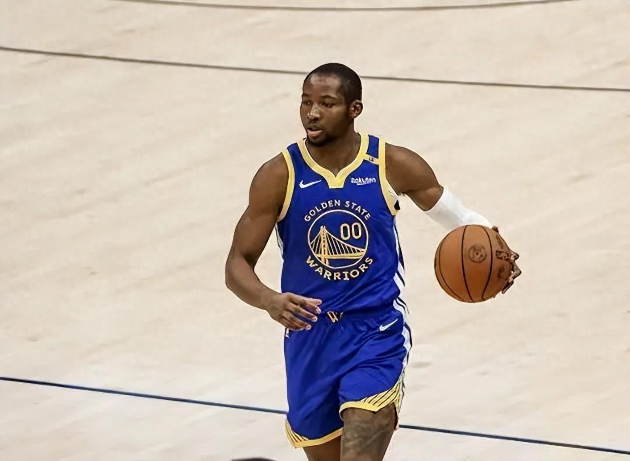 半岛体育官网-一夜3大震动！库明加刚获资格就逼宫，火箭旧将报销，快船迎曙光